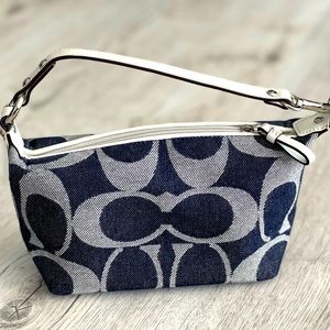 Coach bag. Perfect condition. Rarely used. Smoke free pet free home